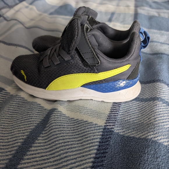 Puma Kids' Dark Gray Sneakers with Blue And Yellow Accent - Picture 3 of 5